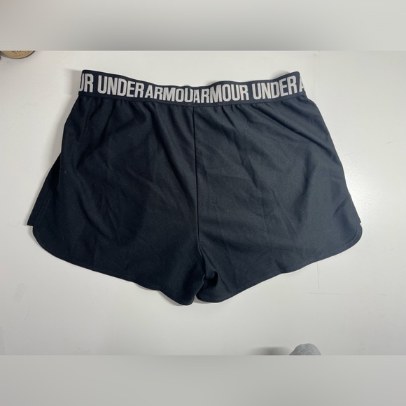 Under Armour Black sport shorts - Picture 2 of 5